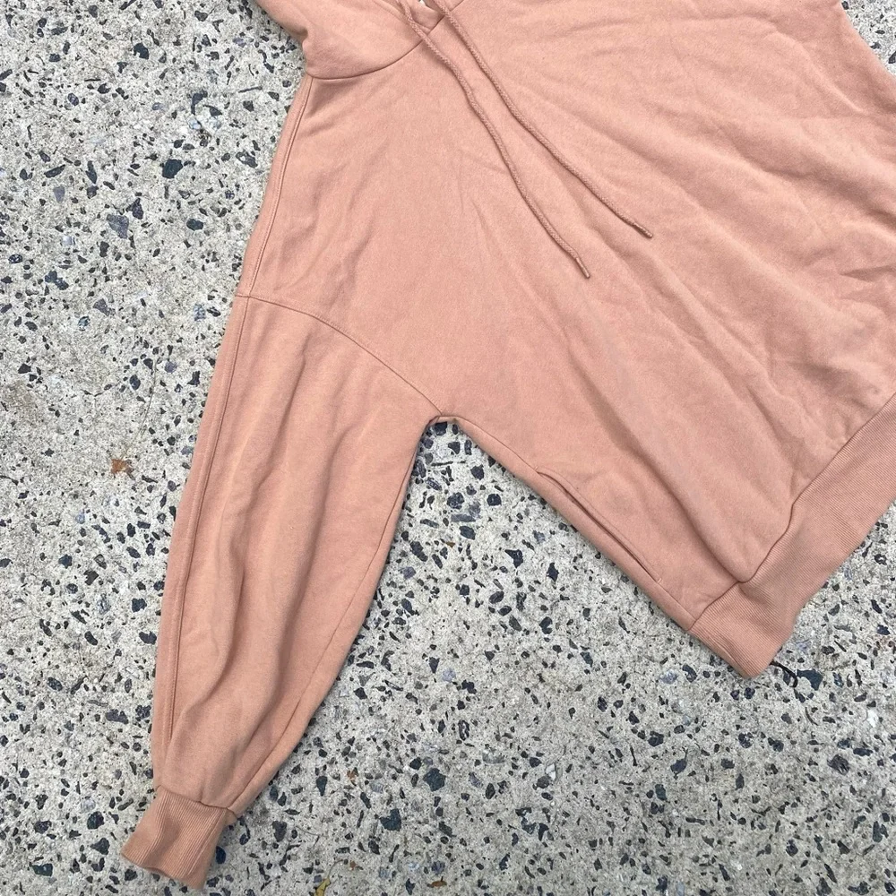 Universal Thread basic hoodie - Picture 2 of 3